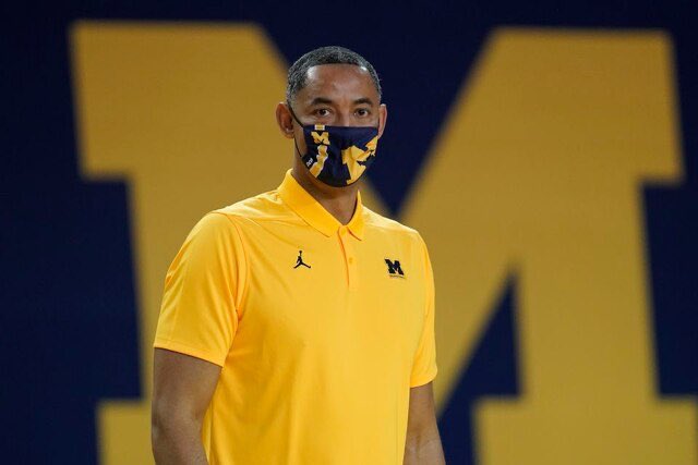 It wasn't long ago that Juwan Howard's hiring at Michigan was being questioned, mostly for his lack of experience.

In his 2nd season, Howard has Michigan 3rd in the country with the No. 1 recruiting class on the way.

Does he think about those critics?

mlive.com/wolverines/202…