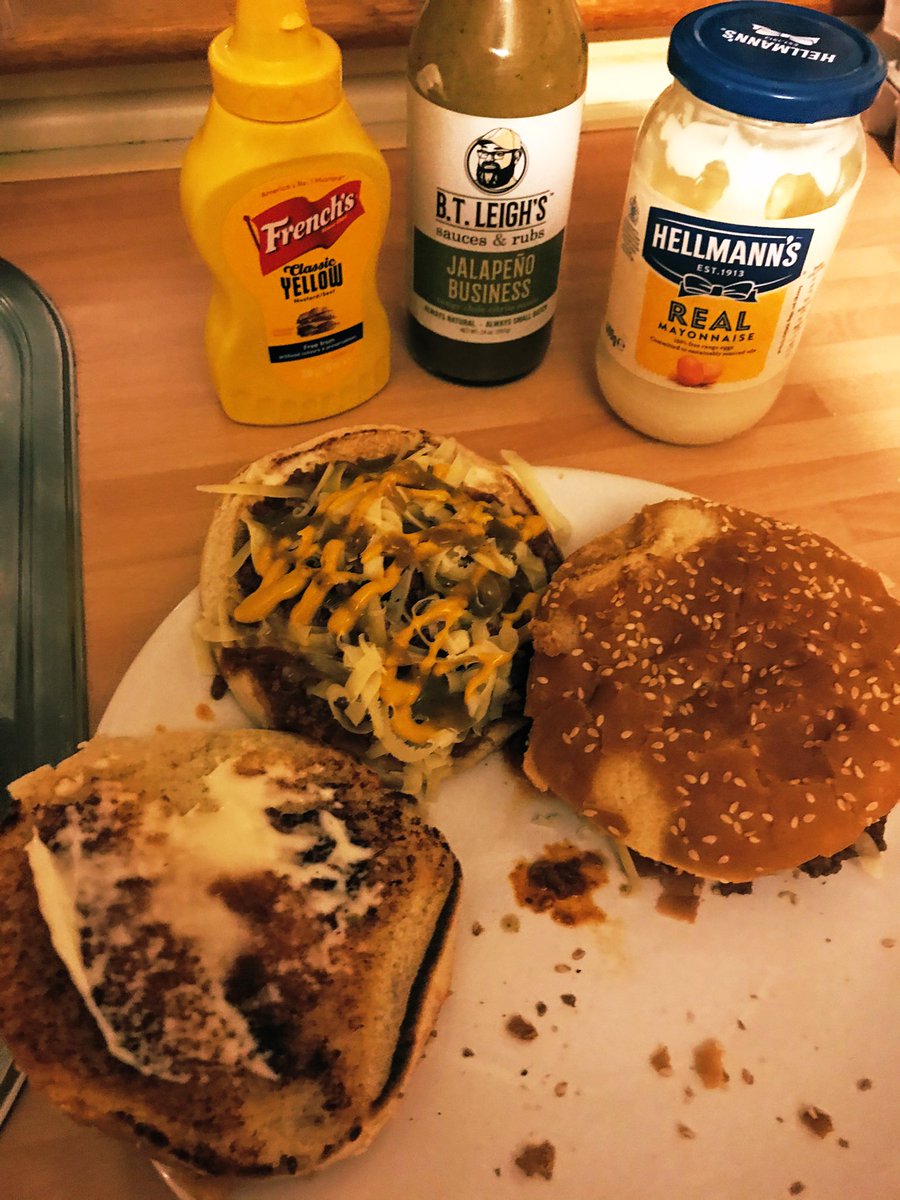 jonkelly31's tweet photo. Hey @FarOutFoodz Had some left over #Cheelys 😏 so made a few sloppy-Jons 😋and there you go @jessicalilis Mayo and mustard 🤣🤣 with some @btleighsauces #jalapeñobusiness #sloppyjons #quickeat #comegetsome https://t.co/M7ikxw10ju