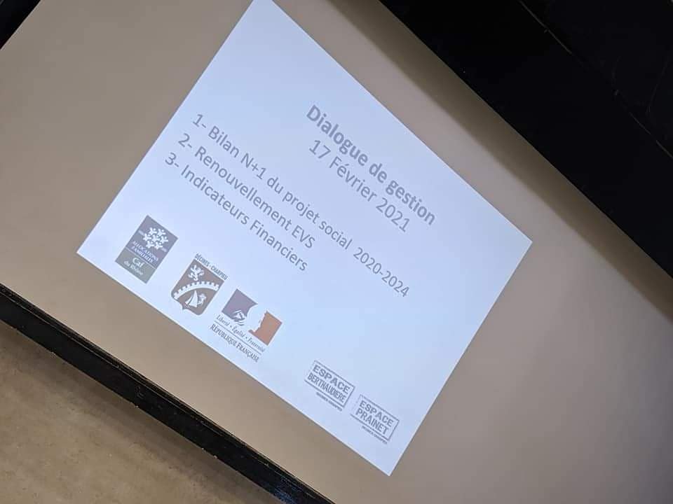 Berthaudiere's tweet photo. Ce matin, dans le cadre d'un dialogue de gestion, l'association de gestion de l'Espace Berthaudière et de l'Espace Prainet, présentait un premier bilan de ses projets sociaux. Nous avons pu débattre avec nos partenaires institutionnels: 
Merci pour la richesse des ces échanges! https://t.co/4HBSsuSo8T