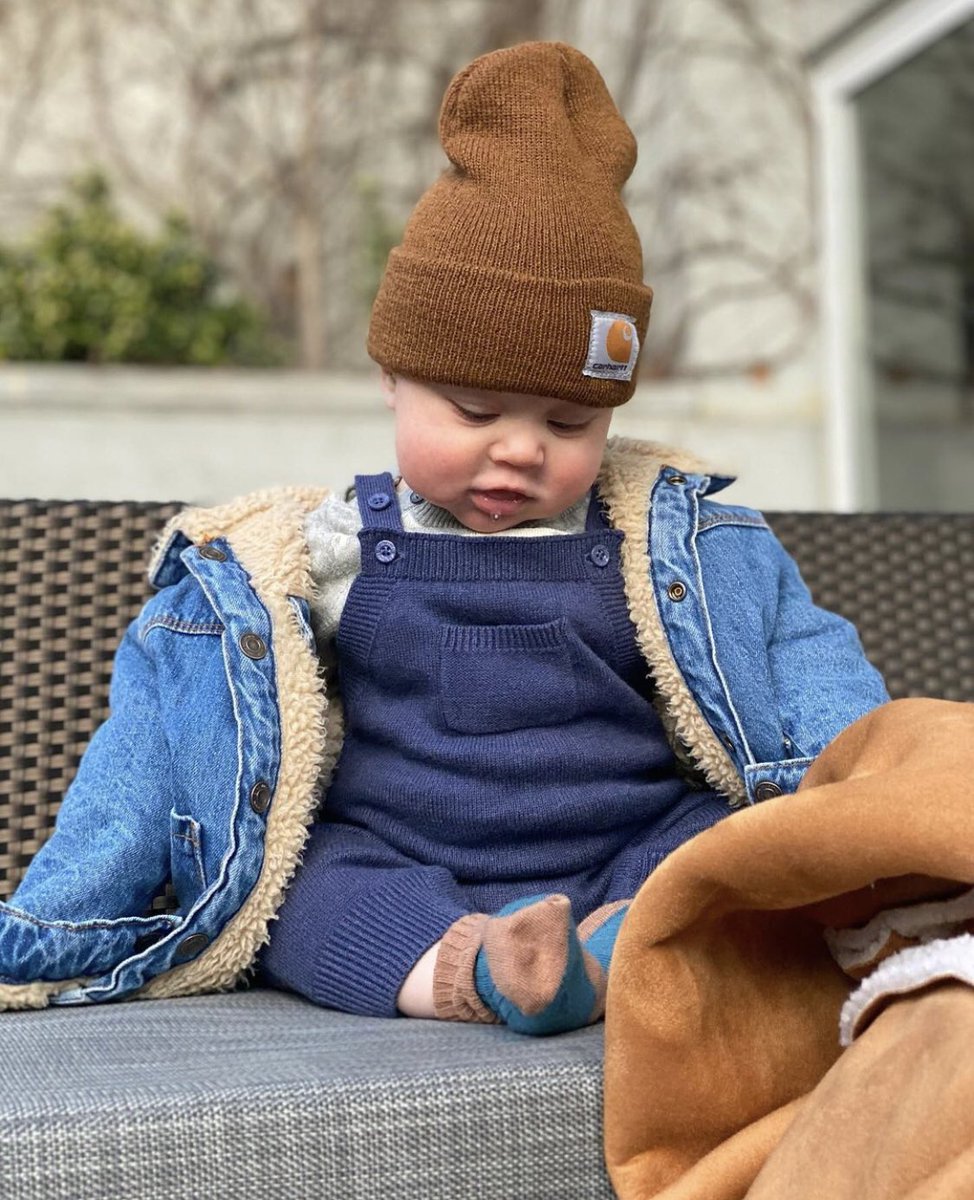 My baby boy.🍃

El mood de hoy es disfrutar del poco solecito que hay en estos días fríos y reírnos de todo juntitos. Vean lo bien que rockea su outfit, soy la mami más orgullosa.