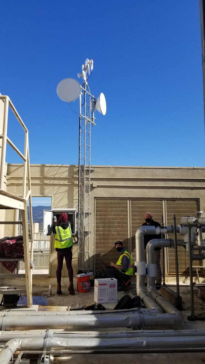 #PVUSD &amp; <a href="/cruzio/">Cruzio Internet</a> working on eliminating the digital divide through expansion of reliable, high speed internet in our community!

Trabajando para eliminar la brecha digital mediante expansión de Internet confiable y de alta velocidad en nuestra comunidad. <a href="/CFSantaCruzCo/">CFSantaCruzCo</a> 
<a href="/mlrod32/">Dr. Michelle Rodriguez</a>