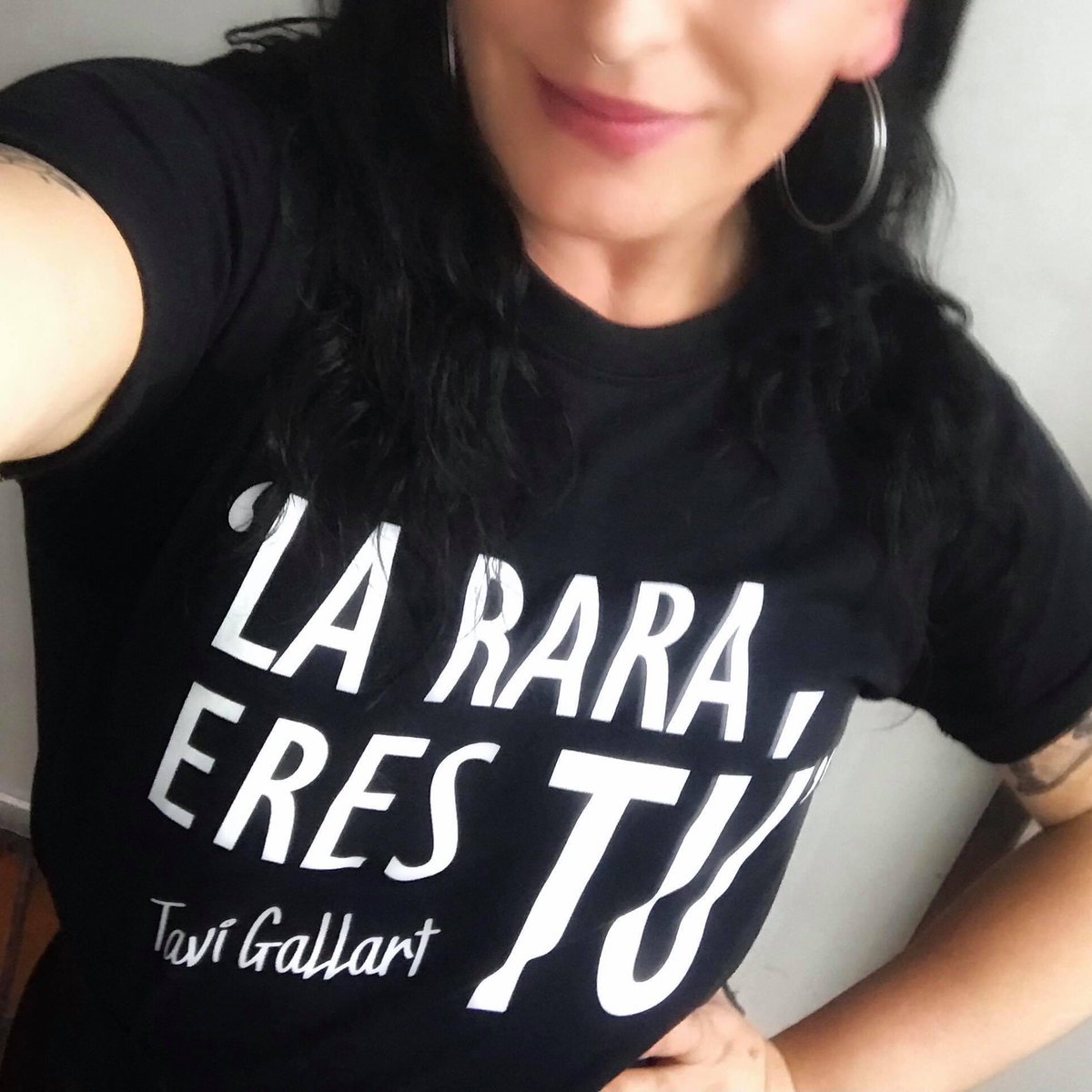 Ya han llegado las camisetas de “La rara eres tú” en negro! Si os interesa tener una, escribidme en privado! 💪🏼💕