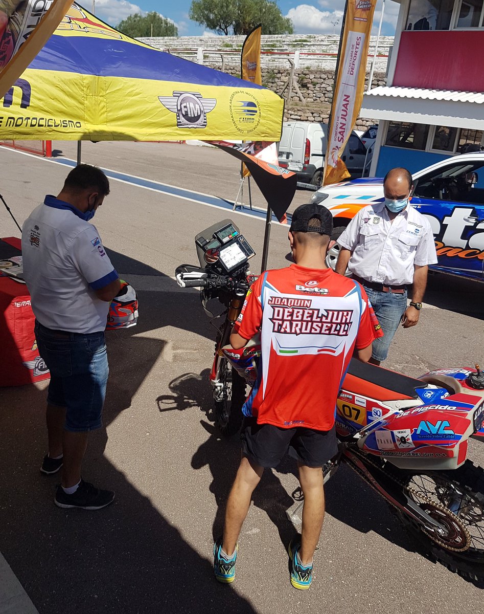 JoaquinDebeljuh's tweet photo. #BuenMiercoles Ya está lista la verificación técnica de la #CAMOD para arrancar el @SARRoficial 2021
Para mañana tenemos todo listo para el #Shakedown en el Autódromo de @lariojaturismo
Vamos por más!
#Rally #Raid #Dakar #Argentino #Moto #Motorsport #motorcycle #FelizMiercoles https://t.co/x1TIYfbNOj