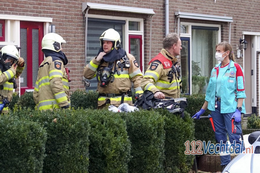 Veel rook in woning #DeKrim door kortsluiting in airfryer. 112Vechtdal.