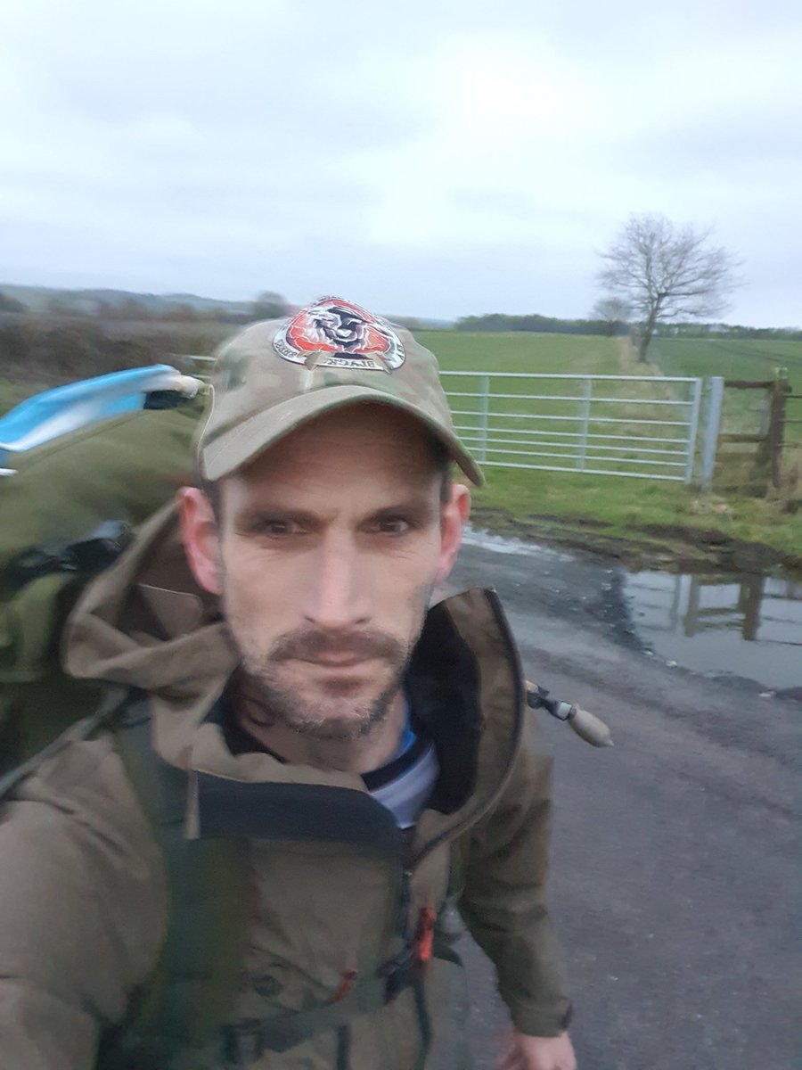 supportourparas's tweet photo. Ben Tench has just pulled off the mega feat of 7 Marathons in 7 days, carrying 80lbs. And all for @supportourparas and @pilgrimscharity And in grim winter weather. That's gotta deserve a donation if you can. Thanks, Ben. https://t.co/7S9l5gsgMM https://t.co/bmhT642v3T