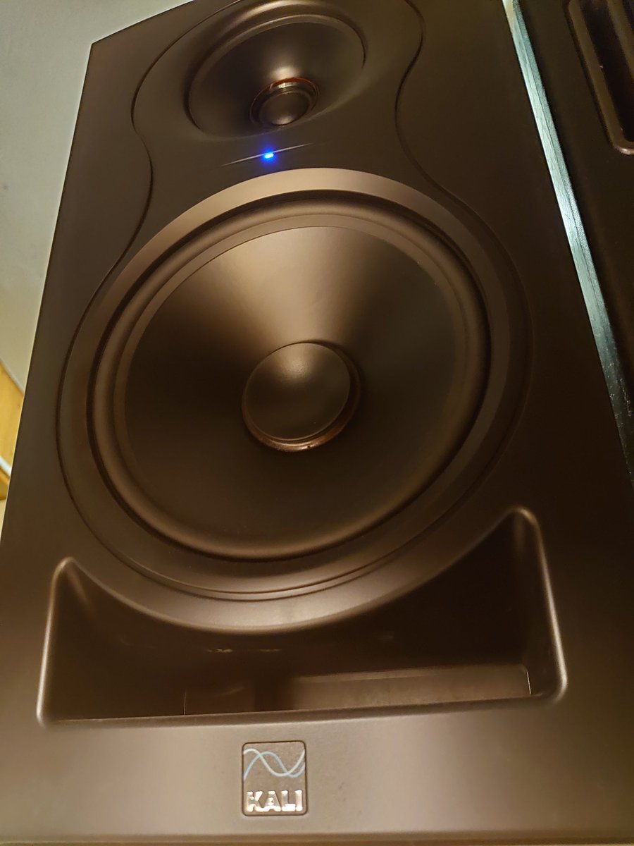 Northstonemusic's tweet photo. A huge thank you to @KaliAudio for sending us these impressive IN-8 monitors, allowing us to put them through their paces during the past month. Amazing Midrange and Tight Lowend - Northstone approves and proud to be apart of the Kali Audio 👍🏻🙏🏻 #kaliaudio #NorthstoneStudios https://t.co/9sUpXk0Pk2