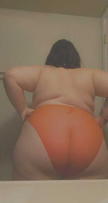She bad with all of that 🍑🌹 https://t.co/SMxRFQZkWq<a href="/tag/bbw"class="tags"><span>#bbw</span></a><a href="/tag/ddd"class="tags"><span>#ddd</span></a><a href="/tag/ssbbw"class="tags"><span>#ssbbw</span></a>