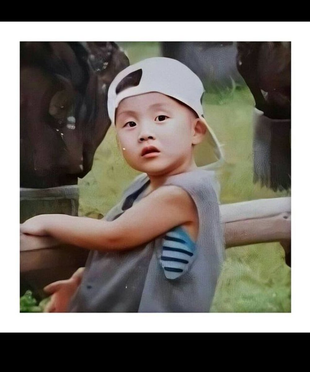 Mercyjk7's tweet photo. #JHOPE happy birthday jhoooope 💜💜💜💃
#happybirthdayJHOPE https://t.co/lJILDeoKx7