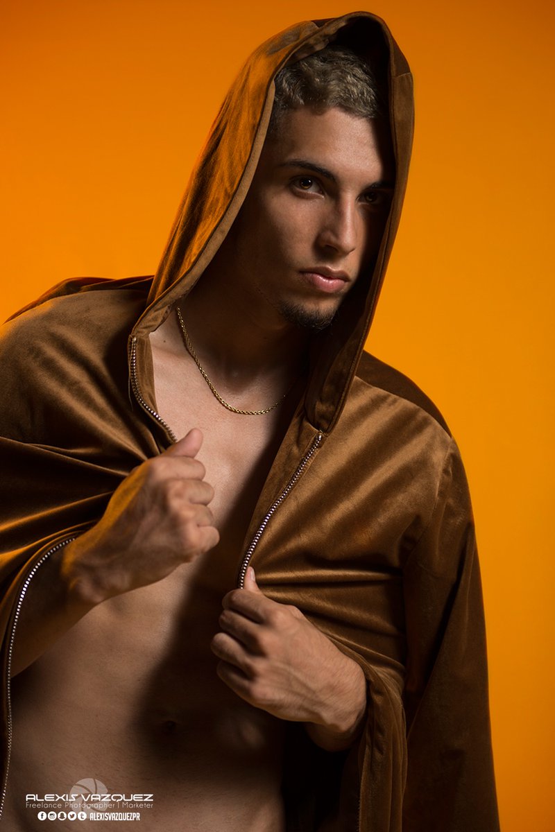 alexisvazquezpr's tweet photo. Less clothes! πΈ
#AlexisVazquezPR #AlexisPR #NikonD800 #nudes #lessclothes #guy #happy #hot #fitness #healthy https://t.co/1rCBnaWZLB