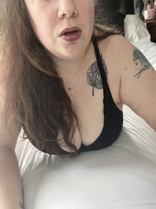 This photo was a literal accident but this just proves I&rsquo;m 🔥🔥 all the time because 🤤 https://t.co/sS<a href="/tag/boudoir"class="tags"><span>#boudoir</span></a><a href="/tag/boudoirphoto"class="tags"><span>#boudoirphoto</span></a>