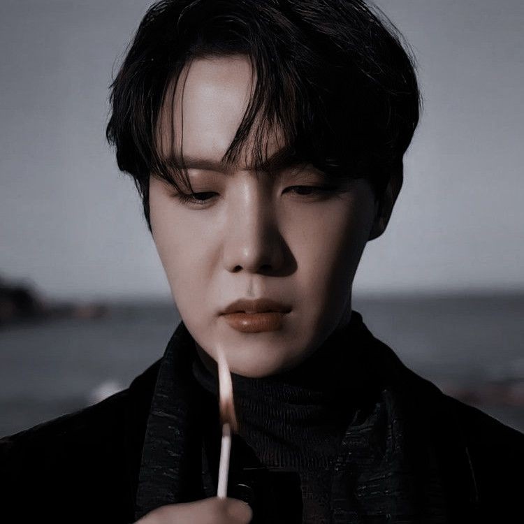 _gothic07's tweet photo. HAPPY BIRTHDAY HOPIE!!!!! #HappyBirthdayHobi https://t.co/RNlhnILbk6