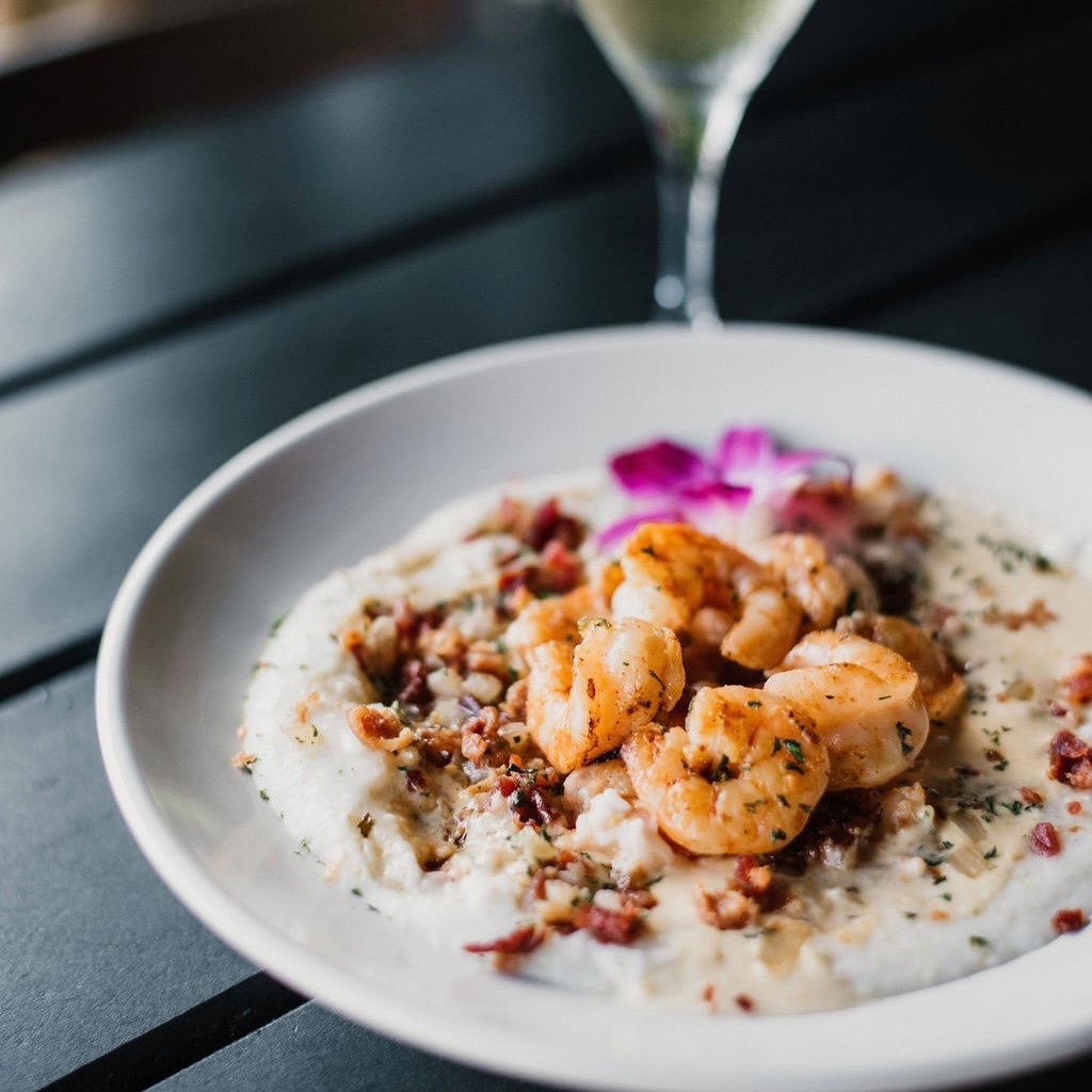 TubbysRiverSt's tweet photo. Warm your bellies up with some of our delicious shrimp and grits! The sun is out and we have the heaters on! #shrimpandgrits #foodwithaview https://t.co/cJm9EVWoRa
