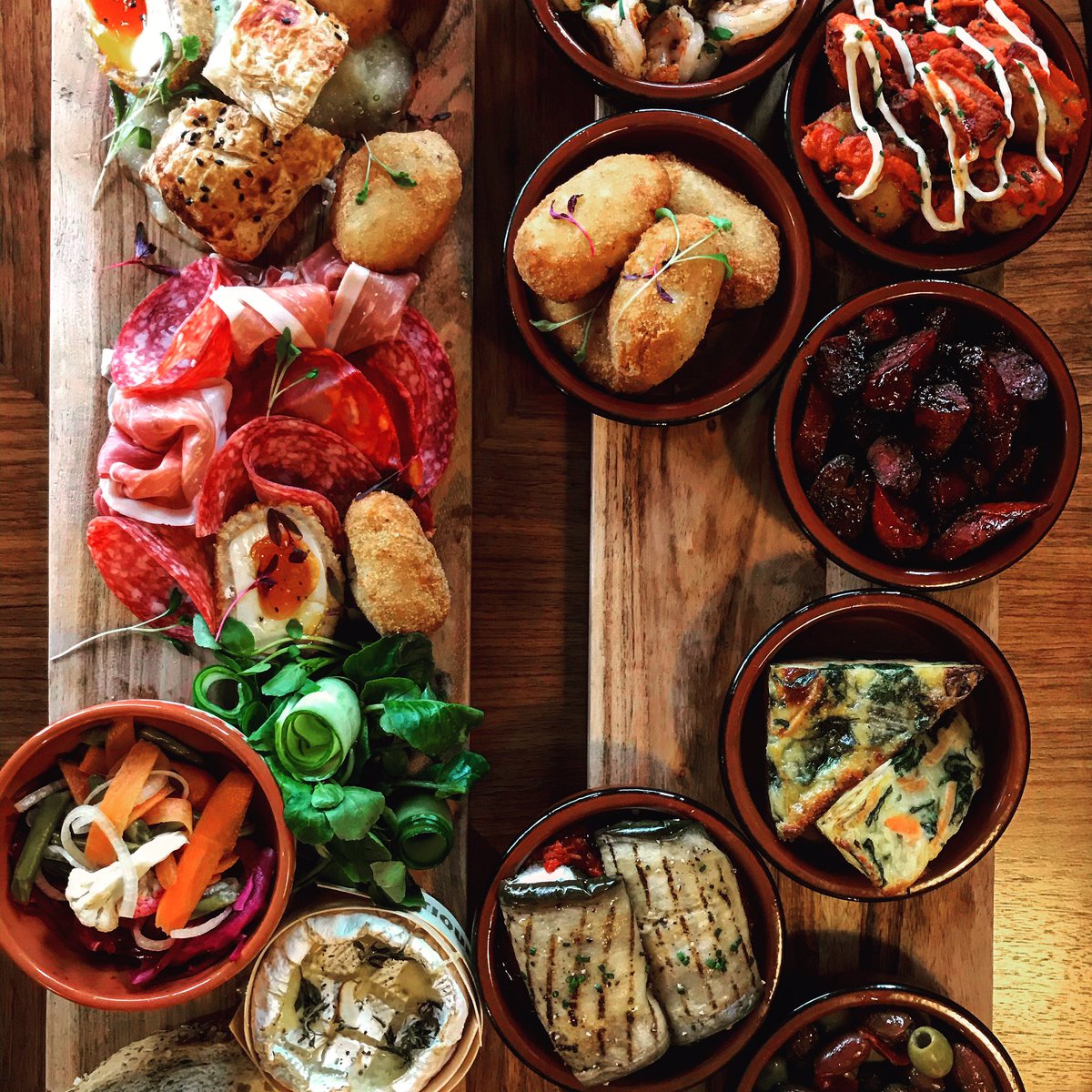 LodgeTw's tweet photo. Deliveroo coming soon - lots of our favourites will soon be available to order on @Deliveroo from our #tunbridgewells store #greatfood #fooddelivery #twells #lodgecoffeeshop https://t.co/pahRqfli3o