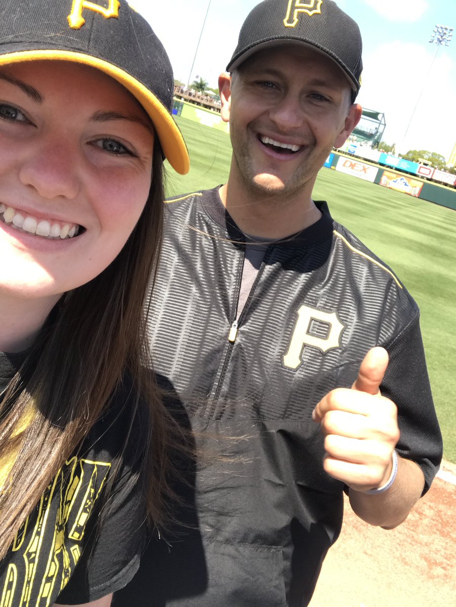 Marryyy_D's tweet photo. @locatejared ⚾️💛 https://t.co/mb2a6NvB8V