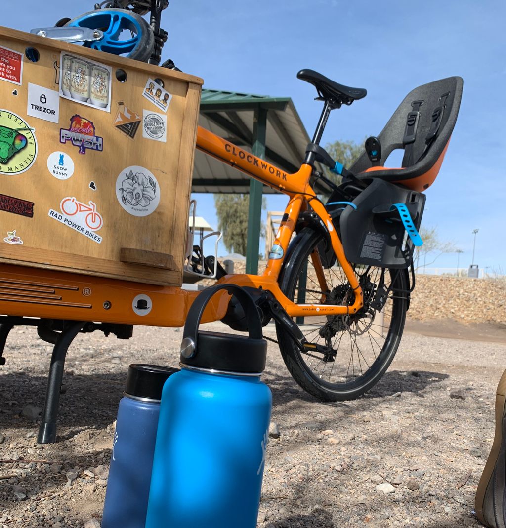 CarlessNv's tweet photo. @CascadiaCoffee in the smaller @HydroFlask and @ClarkCountyNV water in the other. A balance of #hydration and #caffeine are key to our #carlesslife. https://t.co/Vk4Dy4Pcmr
