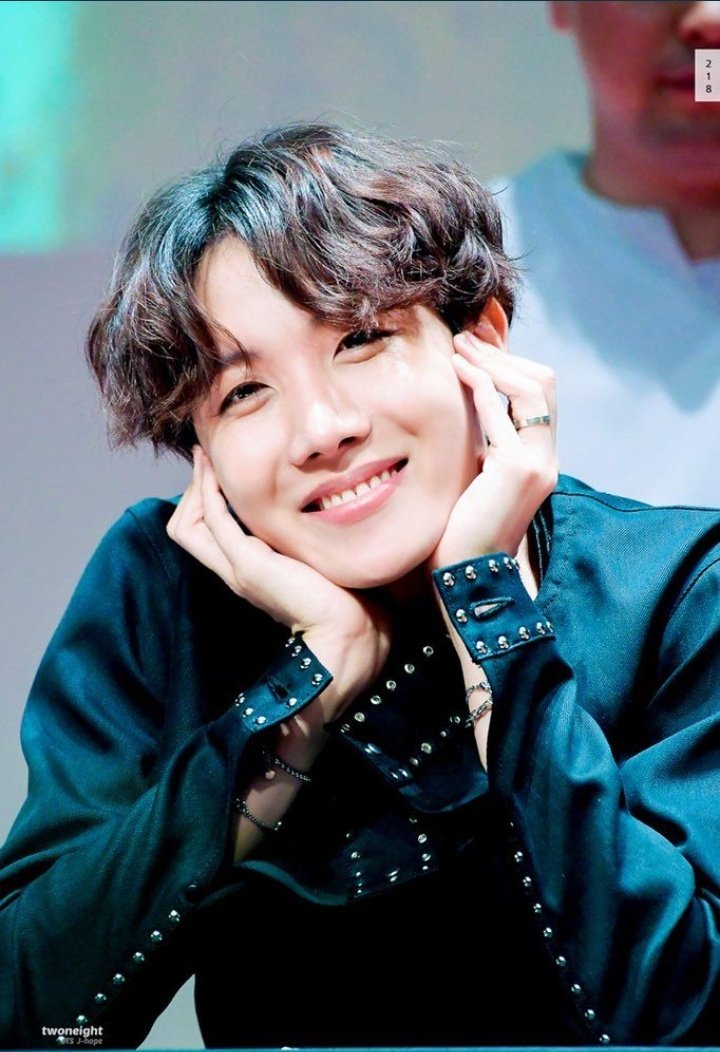 _p_e_o_p_l_e__'s tweet image. #JhopeYouAreSoPerfect💜
#JhopeYouTheBest💜
#JhopeWeLoveYou💜