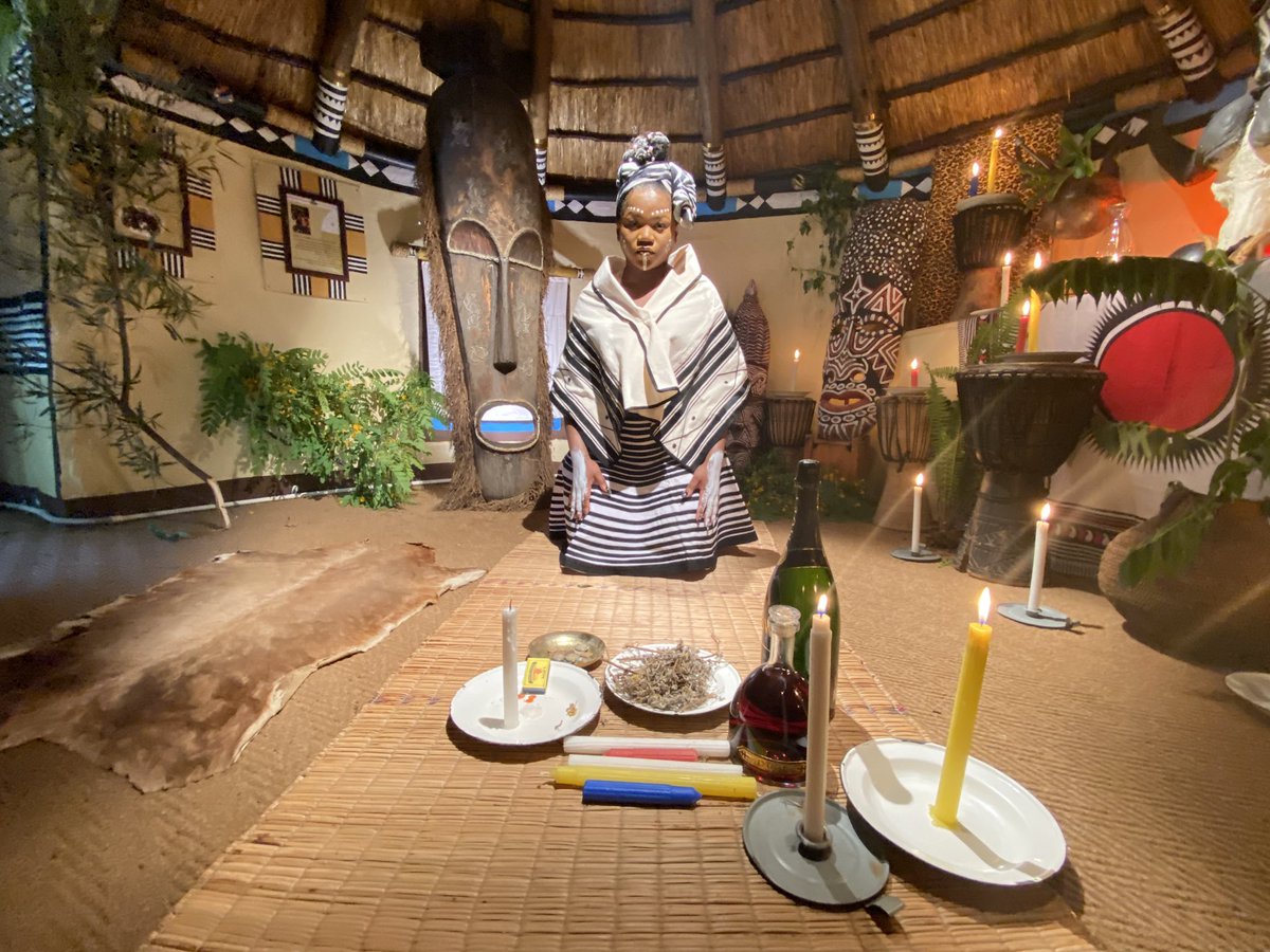 busiswaah's tweet photo. Re-Align sometimes!! Spiritual Alignment is a big flex! 💪🏾🙏🏿#Makazi #VisualsOutNow #LinkinBio https://t.co/ZFhqtFAql2