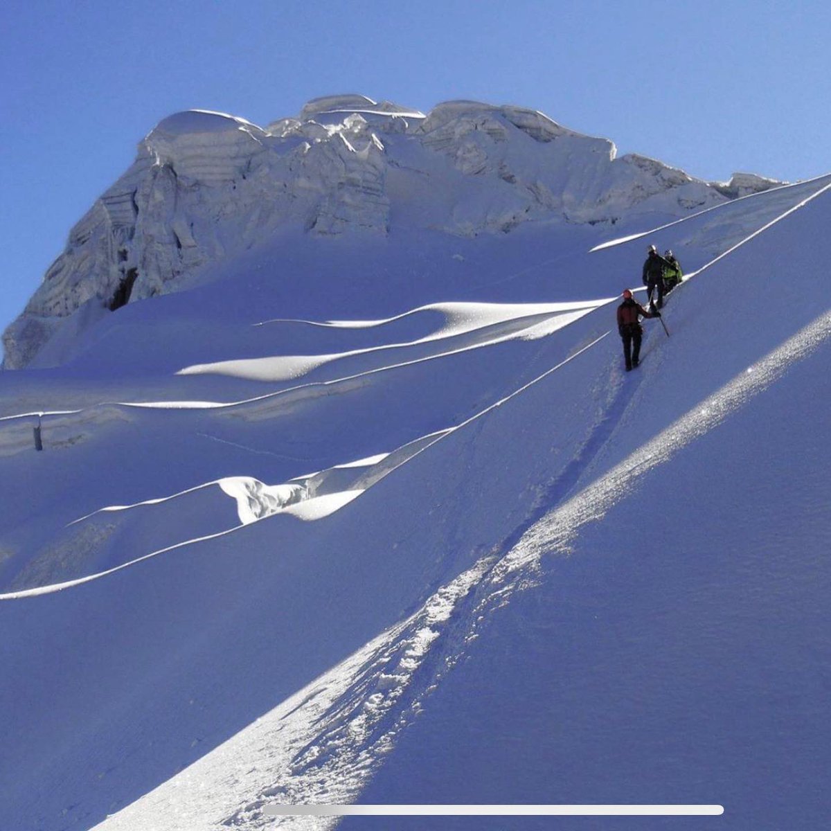 LRclimbing's tweet photo. That’s a bunch of snow. We will be closed today while we climb it. https://t.co/0pKd1AVq84