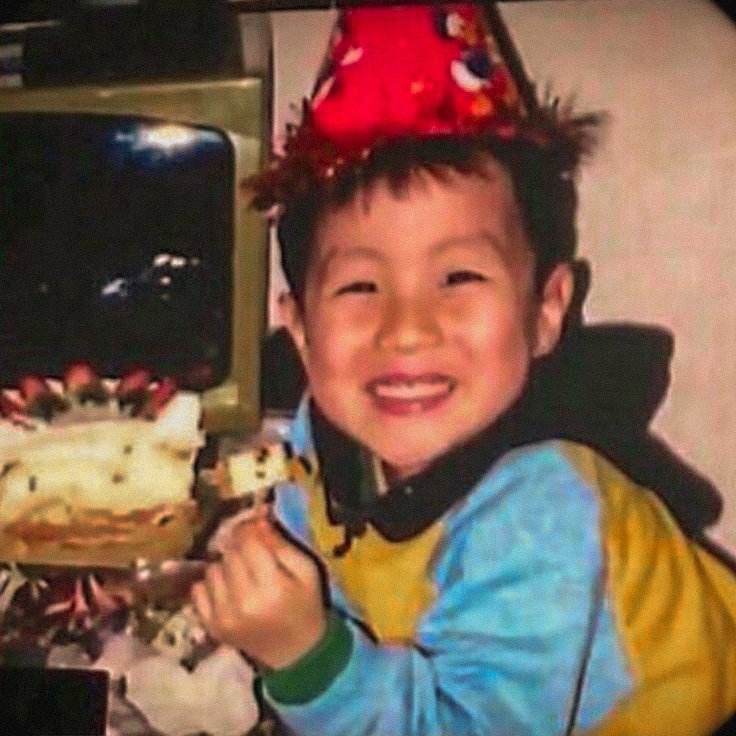 taeunfold's tweet photo. happy birthday jung hoseok 🥺☀️🤎 https://t.co/adxP1RAU4m