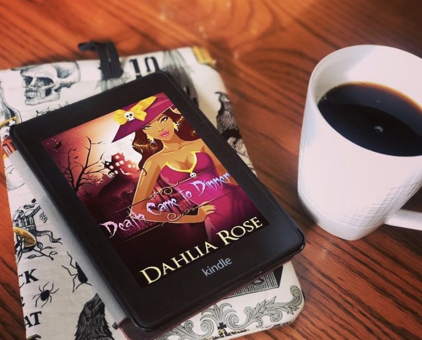 Happy Wednesday, Everyone!⁣ 
Anyone got a craving for a cozy mystery that has ghosts? This one is full of mystery, suspense, comedy and a little romance 🙈😉 We love all of @DahliaRose1029 ‘s books!!

#readblackauthors #BookRecommendation