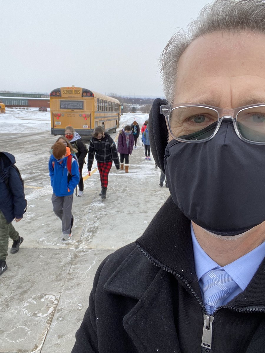 RetiredSupt_DK's tweet photo. When the actual air temp is almost 30° WARMER compared to yesterday, but it’s still only 3° out! Almost a balmy day! #Iowa #TimeForSpring @LewisCentralCSD https://t.co/nh4f8YfHad