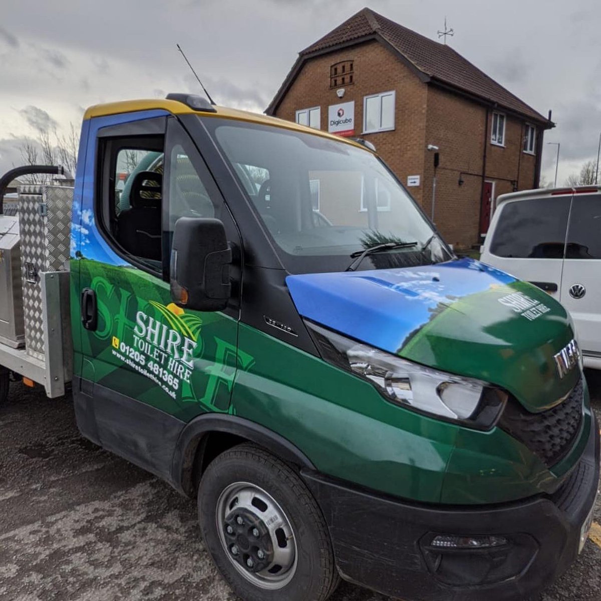 grssignscouk's tweet photo. Full cab #wrap for @ShireToilet using @ArlonGraphics #arlonslxplus #vehiclewrapping #vehiclegraphics #lincolnshire #grssigns https://t.co/7yRSUCXVWx