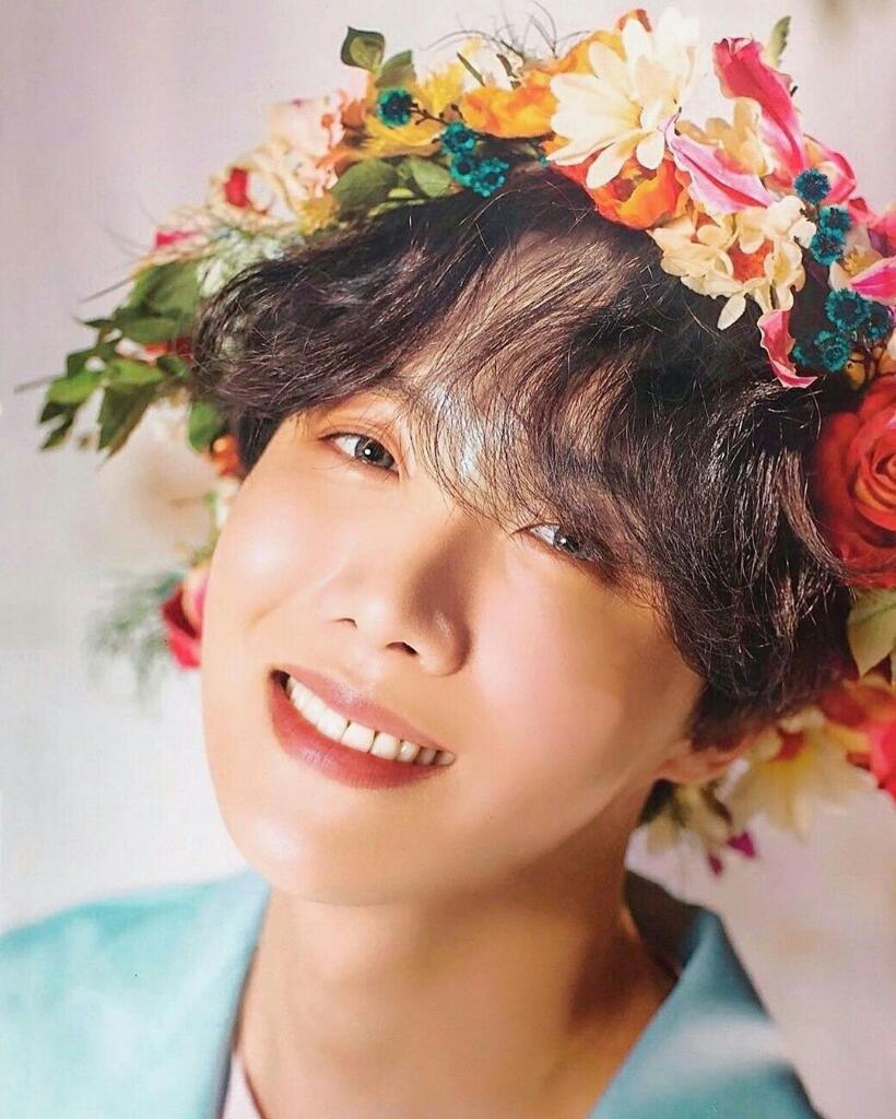 armystata10's tweet photo. 사랑하는 햇살 생일 축하해요. 앞으로 좋은 일만 가득하시길 바랍니다. 당신처럼 보잘것없는 사람은 처음이에요. 계속 빛나세요.오빠 사랑해요!!! 당신의 음악을 통해 우리에게 영감을 주셔서 감사합니다!🎂🎂🎂🎂💜💜💜💜
#호비생일ㅊㅋ 
#happybirthdayJHOPE https://t.co/uaKNZMUYIv