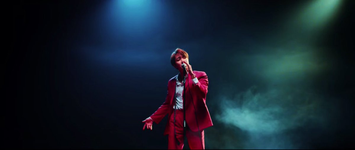 the director of daydream also used a plethora of camera angles and shot sizes to further convey the message of daydream.