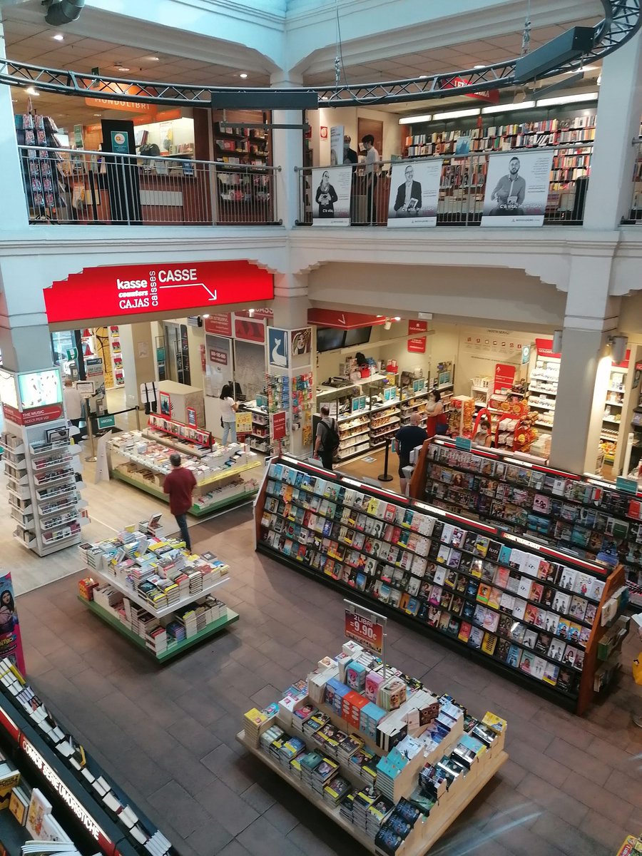 Momento nostalgia.
Questa era una delle mie librerie preferite. Era.
#VitaDaScrittrice #LibriEDintorni