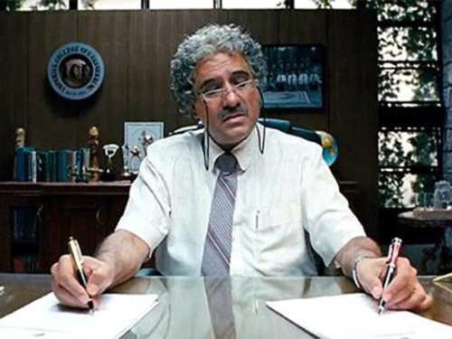 smile_rams's tweet image. #ContextSwitch: Who is your favourite? 😉

#Virus @bomanirani or #SivajiTheBoss @rajinikanth