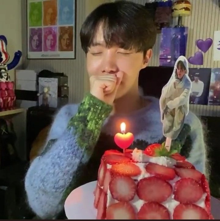 _p_e_o_p_l_e__'s tweet image. #JhopeYouAreSoPerfect💜
#JhopeYouTheBest💜
#JhopeWeLoveYou💜

#happybirthdayJHOPE
С Днём рождения, Хоби💜
Улыбайся чаще потому что твоя улыбка согревает сердца Арми.