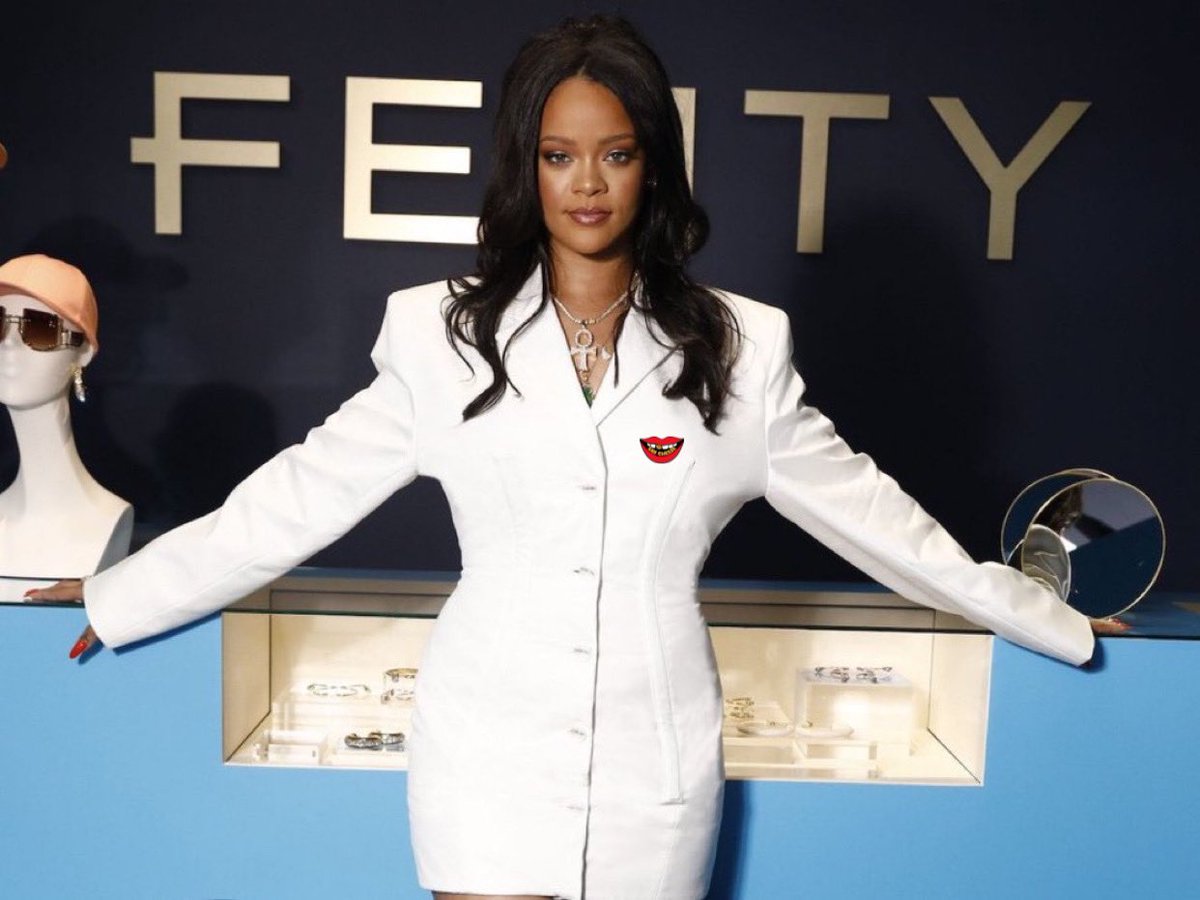 SaycheeseDGTL's tweet photo. Rihanna is now the first black woman in history to ever own a cosmetics brand worth over $1 billion👏🏾👏🏾👏🏾 https://t.co/giQDmt9KiQ