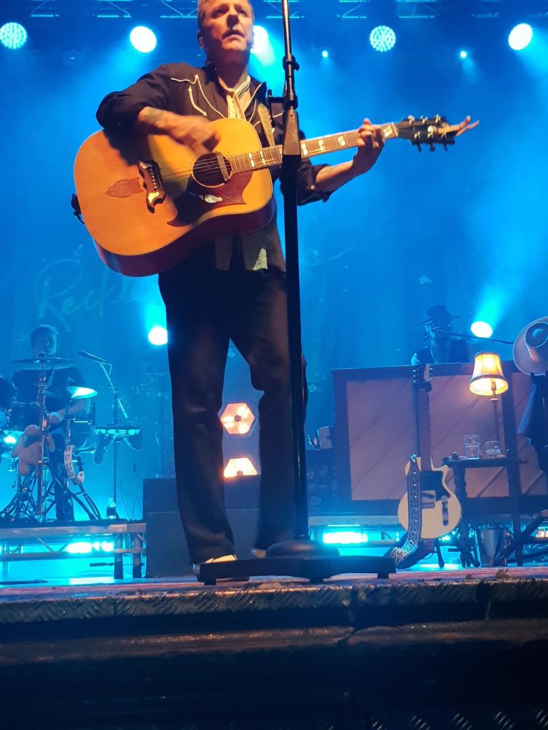 InesWeb's tweet image. Hanover 17.02.2020
💖🥰🎶🤩😍
#KieferSutherland #Hannover #Live