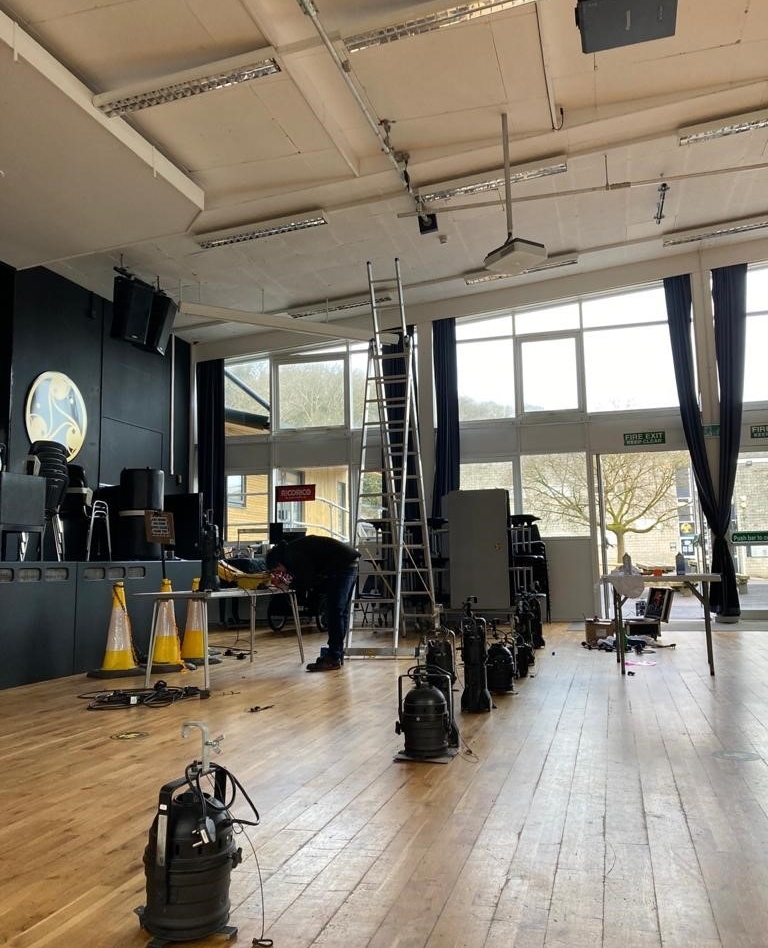 Fineline_FL's tweet photo. We are at our local school today for testing, maintenance and cleaning of their theatrical lighting system.
#theatrelighting #lightingrepairs #clevedonschool #lightingmaintenance https://t.co/NClA3qsKYp