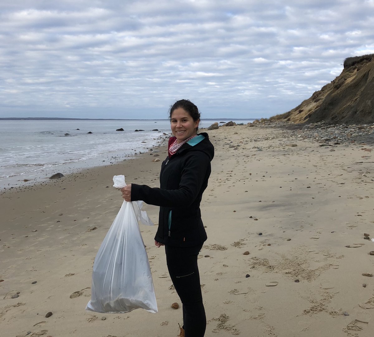 usefull_us's tweet photo. #Cleaning up #beaches is great and all, but what if we #prevented the #waste in the first place?!
#downwithdisposable #ditchdisposable #returnable #refillable #reusable #usefull #boston https://t.co/MN5sAxbYNC