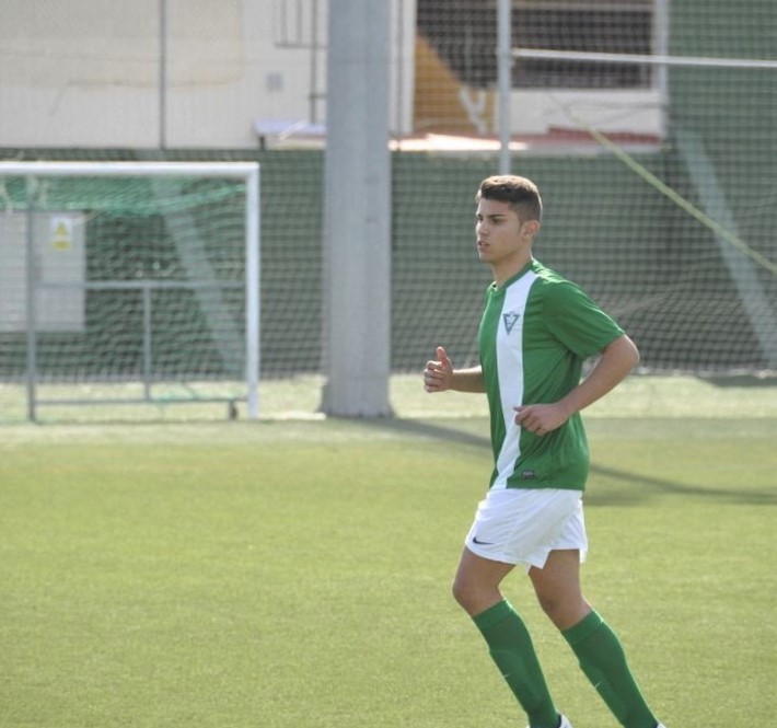 3a1_LML's tweet photo. 👉El meu nom és Daniel Clares Casas. Sóc de Badia del Vallés i tinc 22 anys! 🙋‍♂️

👉M'agrada molt l'esport, en concret, ⚽Futbol i Pàdel🎾

👉Em considero una persona molt alegre, positiva i treballadora.

👉Tinc les piles recarregades, per afrontar aquest nou repte.

#PEAFE_2021 https://t.co/QYblXKLucQ