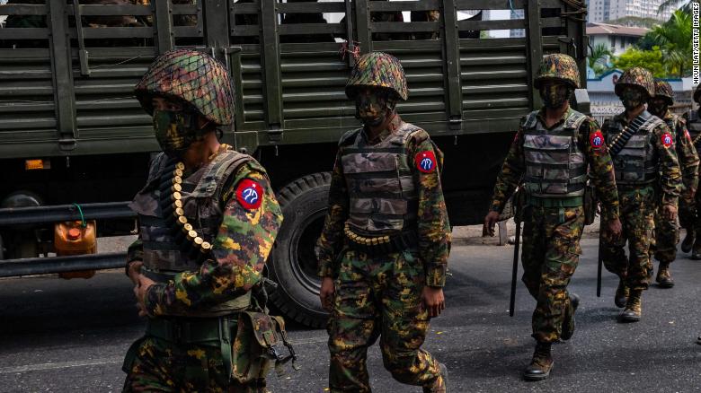 KenRoth's tweet photo. Beware the Myanmar military's recent deployment in Yangon of its 77th Light Infantry Division. It has a history of brutally suppressing protests--e.g., the killings of participants in the monk-led uprising of 2007, the Saffron Revolution. 
https://t.co/40X478BjEg https://t.co/Ma62VByqIj
