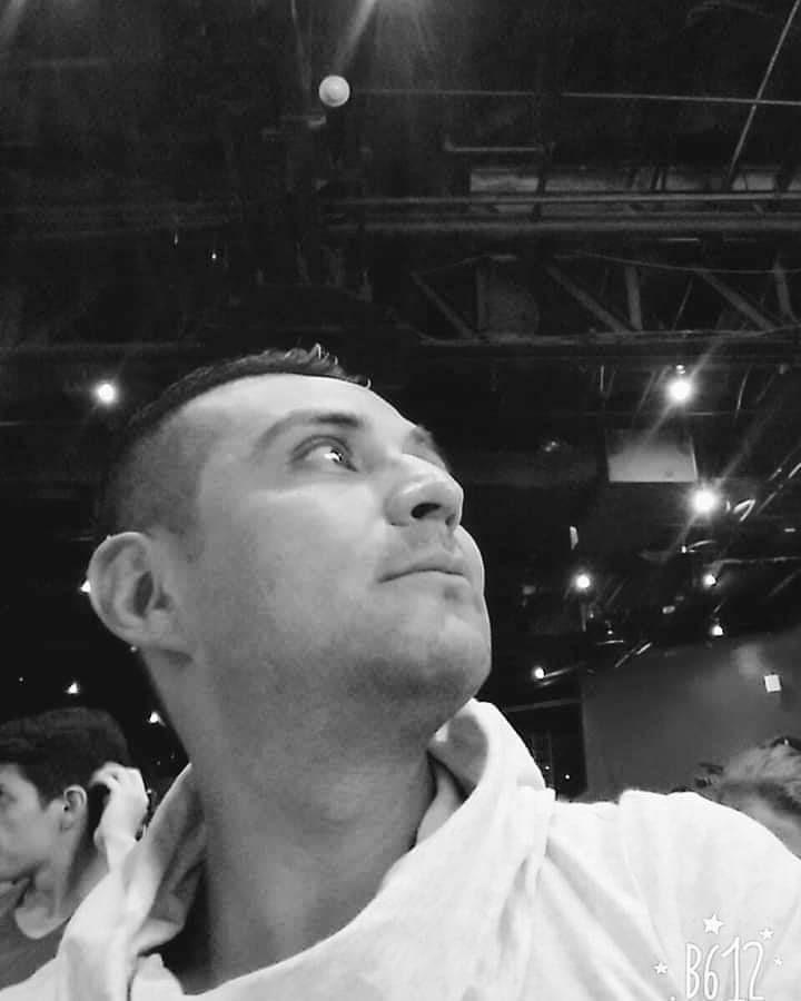GuidoAstolfi's tweet photo. Antes de las perforaciones
#Cdmx #TengoCaraDeMemela #TengoCaraDeGalletaMaría #ParaLlenarElVacíoInterior #TBT #NoBarba #Thinking https://t.co/5hfCR8ycvH