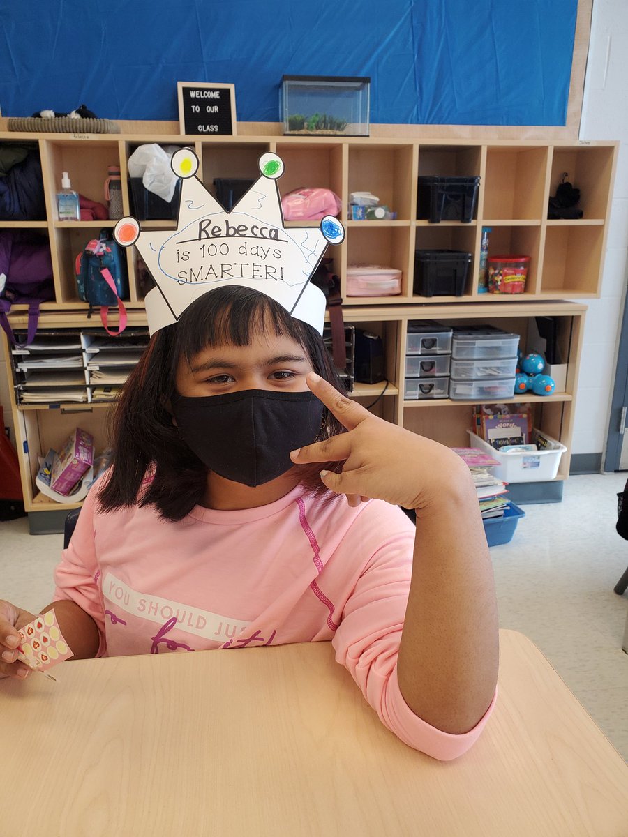 Ms_Manalis's tweet image. 100 DAYS OF SCHOOL!! #weare100dayssmarter #communityclass @BerylFordPS @PeelSchools