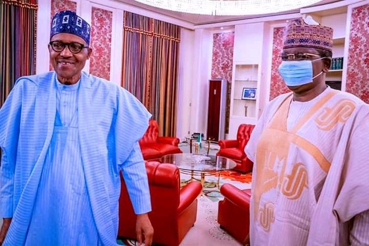 UsmanMatawalle2's tweet image. The Nigerian President @MBuhari receives in audience The Executive Governor of @Zamfara_state His Excellency Dr @Bellomatawalle1 BARDEN HAUSA discusses over insecurity in d North-West &amp;amp; Zamfara in particular &amp;amp; d ethnic dispute in Oyo &amp;amp; Ondo.
#StopKillin