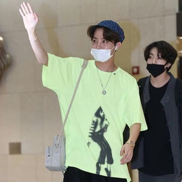 hobi’s collection of bags- a thread