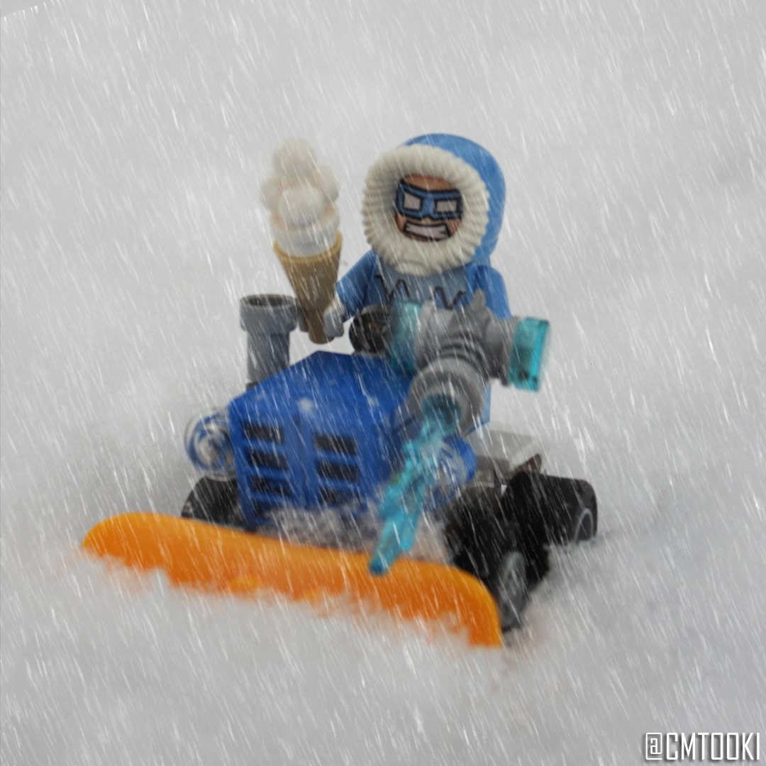🌨️ Ah, perfect weather for Captain Cold's road trip! 🥶

#lego #bricks #afol #legophotography #legolife #legopic #legominifigures #toys #minifigures #lego_hub #legofan #dccomics #captaincold #snow #winter #cold #freeze #storm