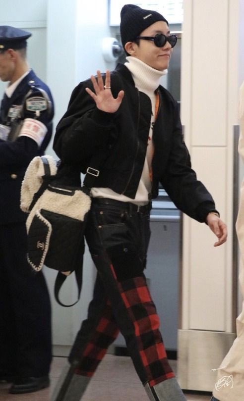 hobi’s collection of bags- a thread