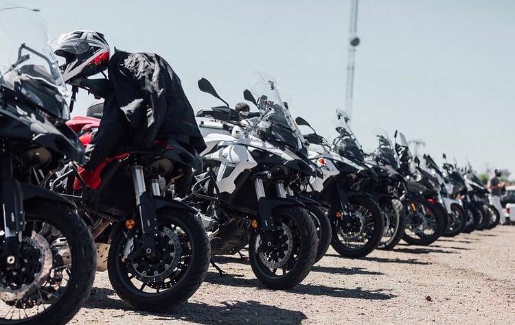 BenelliArg's tweet photo. En el segundo día de #BenelliWeek lo arrancamos con todo: la ruta hacia Los Reyunos nos acompañó por la mañana, y aprovechamos el #TestRide y más acerca del Manejo Off Road por la tarde.
Sol, charlas, risas, manejo en dos ruedas.
¡Revivilo con nosotros!
#Benelli https://t.co/xOsg93ZgwK