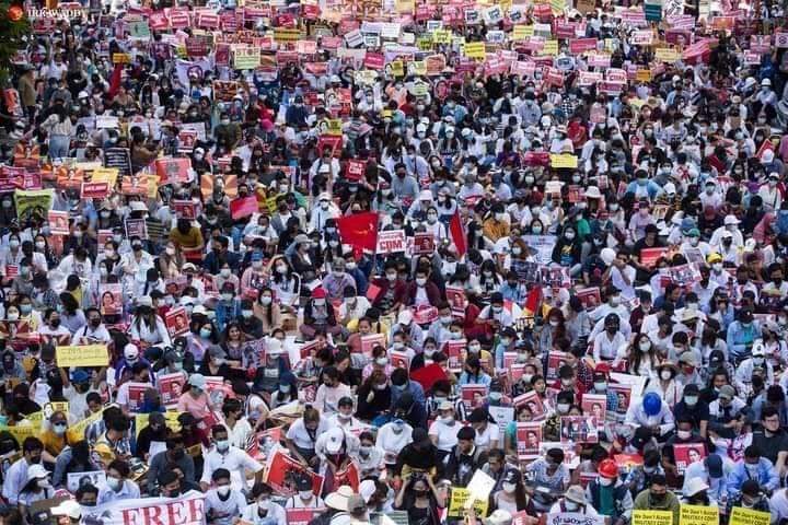 Khinkhinkyawkkk's tweet photo. #SaveMyanmar
#HearTheVoiceOfMyanmar 
#WeNeedJustice 
#WeWantDemocracy 
#WhatIsHappeningInMyanmar 
#StopMilitaryCoupMyanmar 
#FreedomForFear https://t.co/jpa6xVb59w