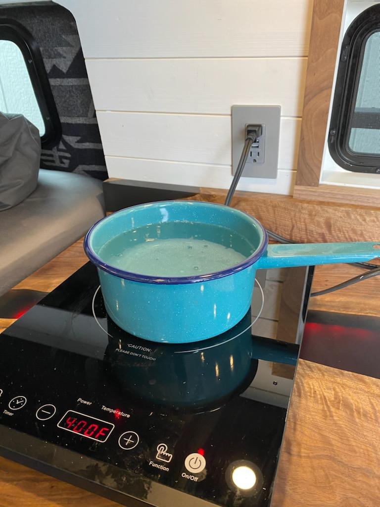 Mariemrtz24's tweet photo. Finding ways to help associates by heating up water for ramen our Store managers awesome van!! Thank you Jaime @THDJaime #6832 https://t.co/EZcdgbXBJ3