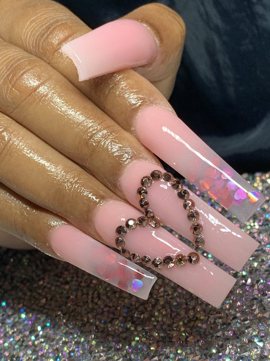 VeesGoldenTouch's tweet photo. What’s y’alls favorite set? 👀
&amp; don’t forget to click the link in my bio to book your next appointment 💗
•
•
#gsu21 #gsu22 #gsu23 #gsu24 #statesboronailtech #georgiasouthernnailtech https://t.co/LfvAeffwmx