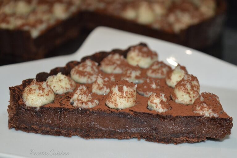 Amor absoluto hacia esta tarta de tiramisú y chocolate. Nos encanta lo cremosa que es y el sabor que tiene con el punto que le dan el amaretto y el café. 🤤
Receta 👉🏼 bit.ly/2ZrjDGw 
#Companion #MoulinexCompanion #Tarta #Cocinillas