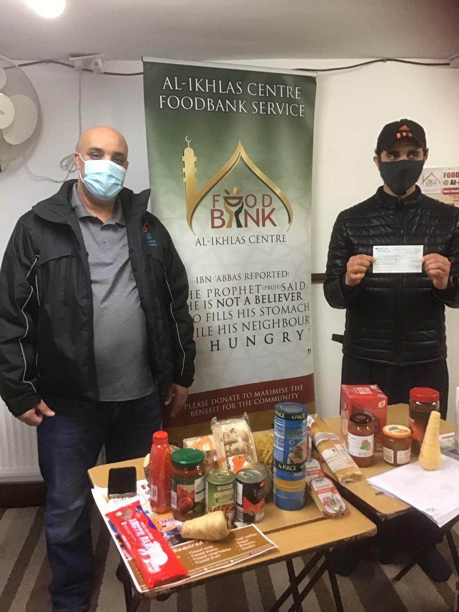 JennyRathbone's tweet image. Taxi drivers Gareth Carter, @2000jama and Abdul Hie presented a £3,000 cheque to the volunteers of ⁦@alikhlascec⁩ to support their weekly food bank. Part of £10,266 raised by taxi drivers to support the communities they serve ⁦@wgmin_deputy⁩ #RandomActsofKindness