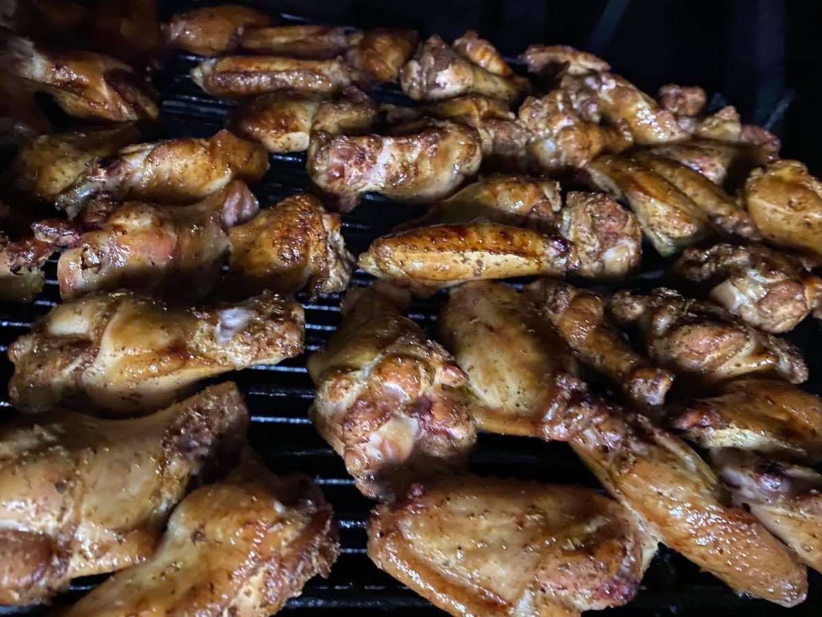 outlaw_attitude's tweet photo. What a difference a day makes! 14 inches of snow!! Napoleon City Workers (plow drivers) come on in for a pork sandwich. Specials are our wings!! #WingWednesday #Napoleon #plowdrivers https://t.co/Eb0s3pzz3l